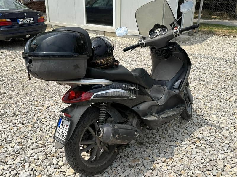 Piaggio Beverly 250