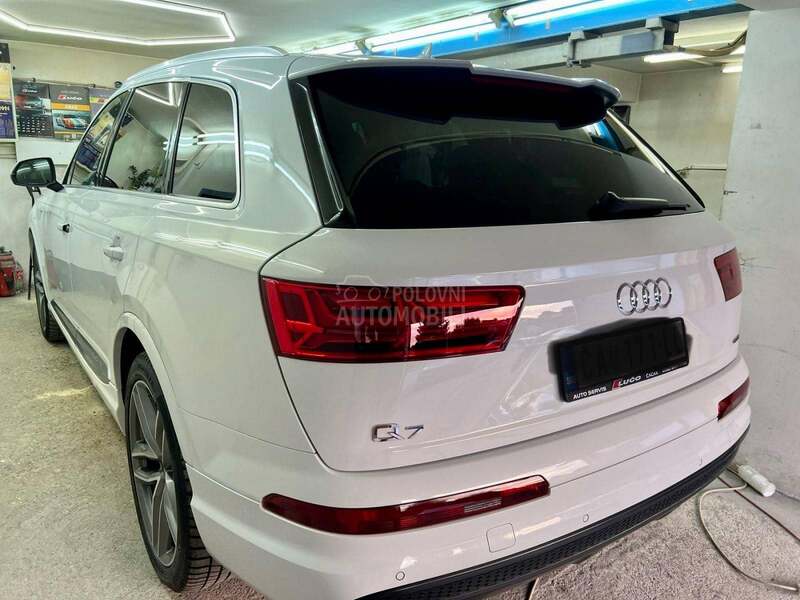 Audi Q7 
