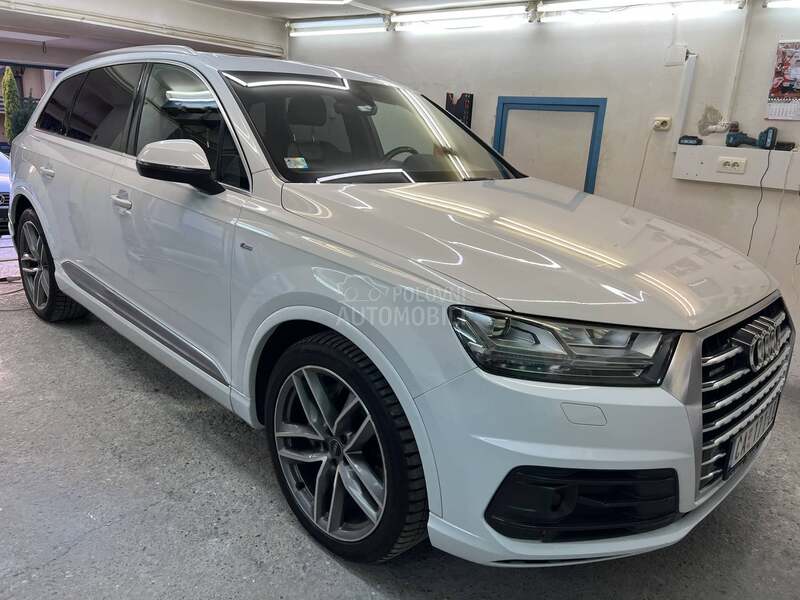 Audi Q7 