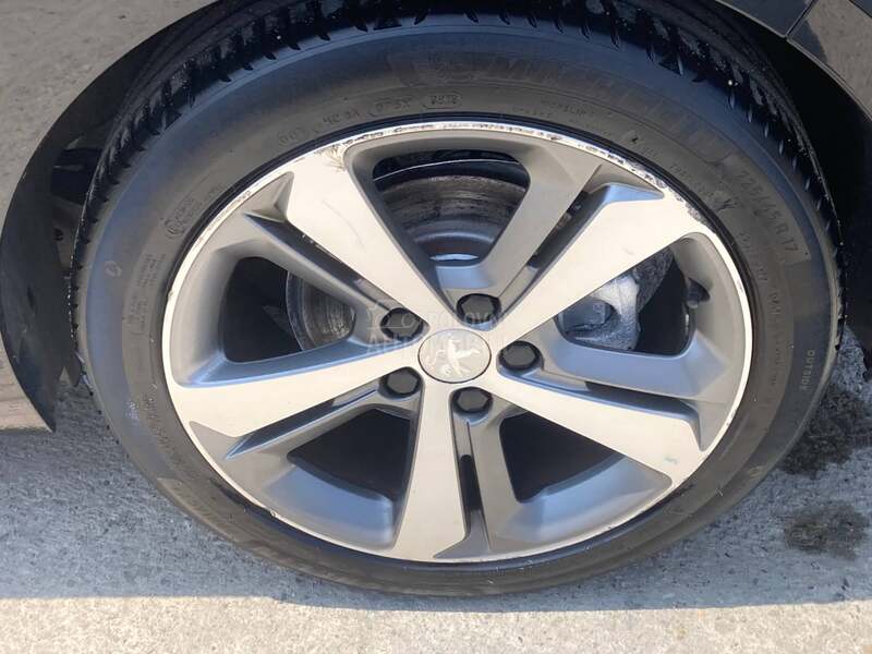 Peugeot 308 1.6 THP Felline CH