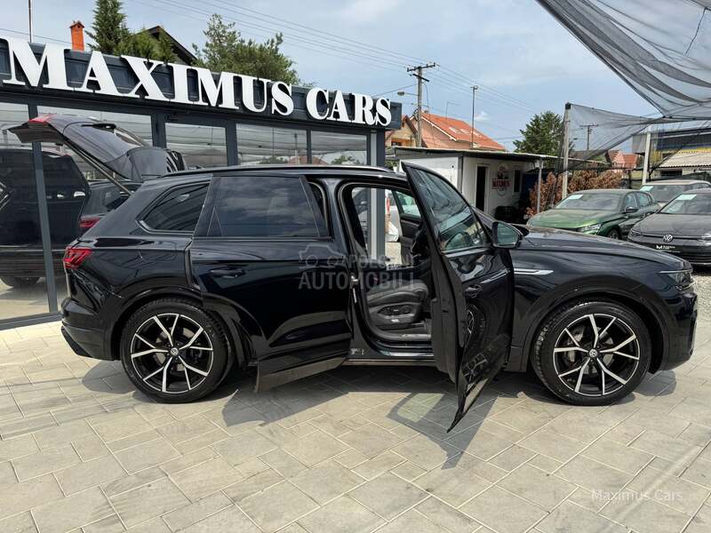 Volkswagen Touareg 3.0 TDI R-line