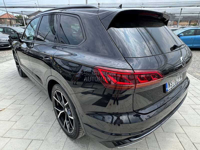 Volkswagen Touareg 3.0 TDI R-line
