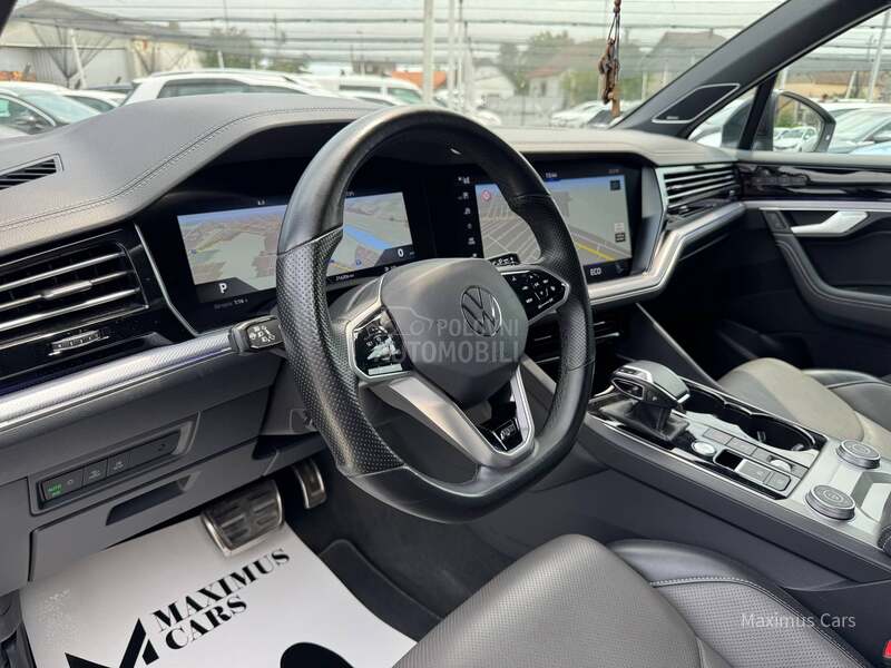 Volkswagen Touareg 3.0 TDI R-line