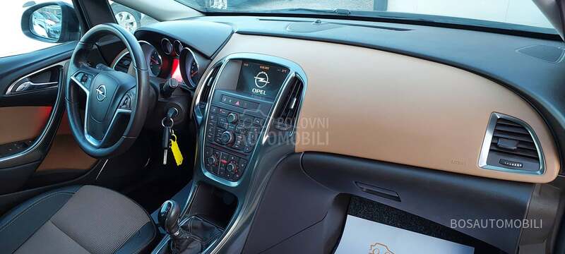 Opel Astra J 1.4 i