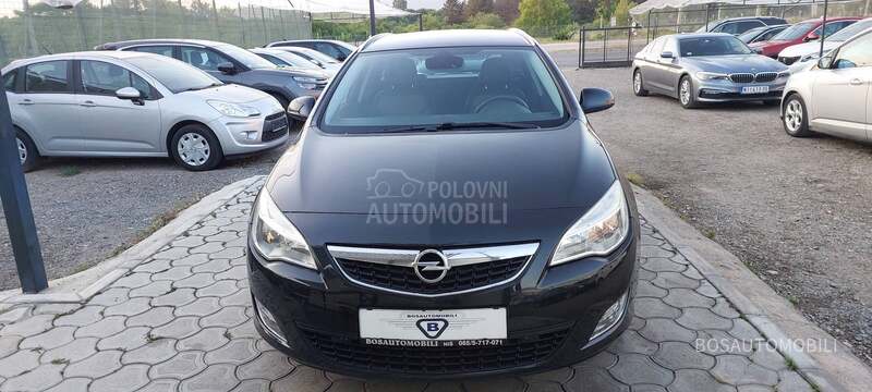 Opel Astra J 1.4 i