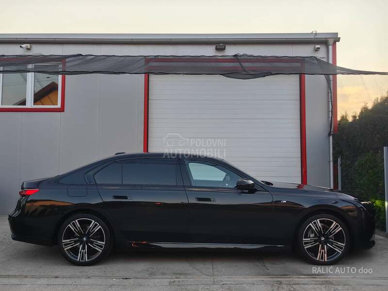BMW 740 XD/M/21/SKY/360