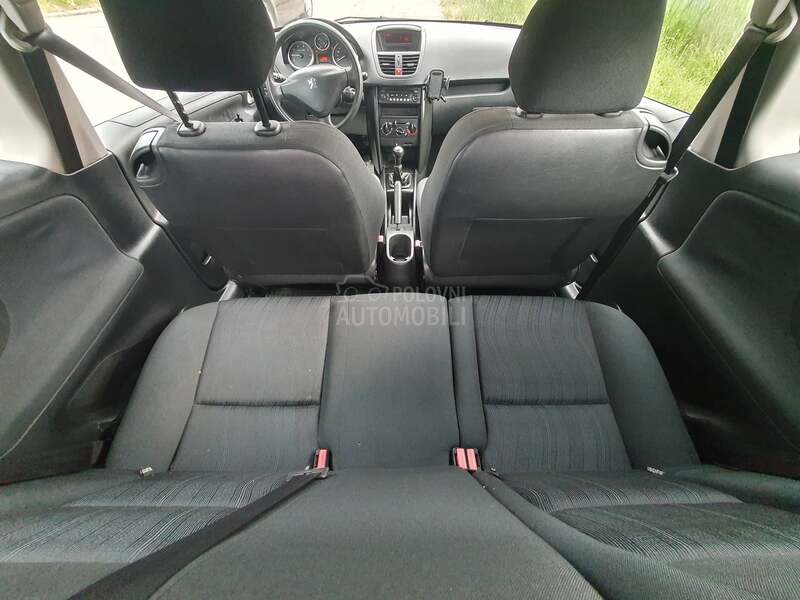 Peugeot 207 CH 1.4 .8V