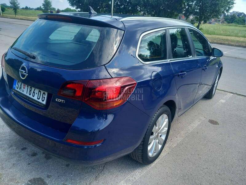 Opel Astra J 1.7 CDTI SPORT