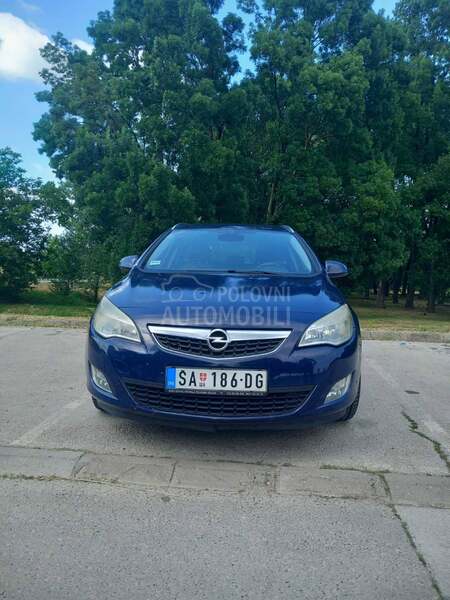 Opel Astra J 1.7 CDTI SPORT