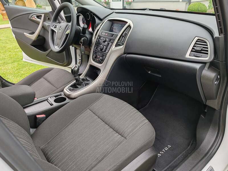 Opel Astra J 1.7cdti .CH.