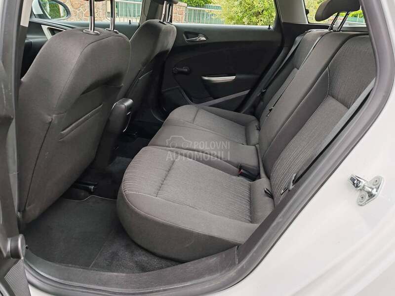 Opel Astra J 1.7cdti .CH.
