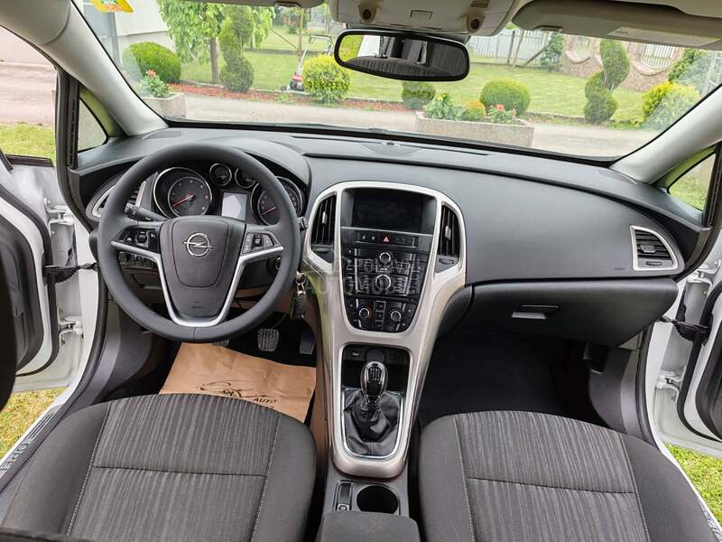Opel Astra J 1.7cdti .CH.