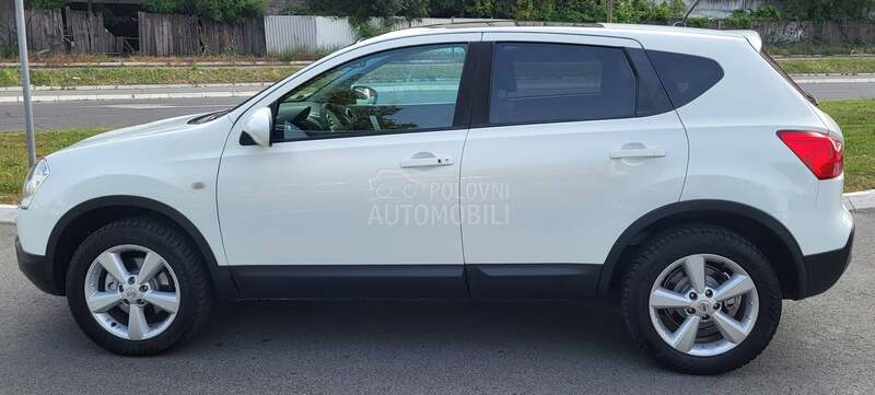 Nissan Qashqai 2.0d 4x4 panoram CH