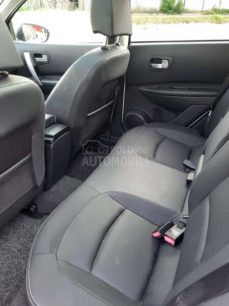 Nissan Qashqai 2.0d 4x4 panoram CH