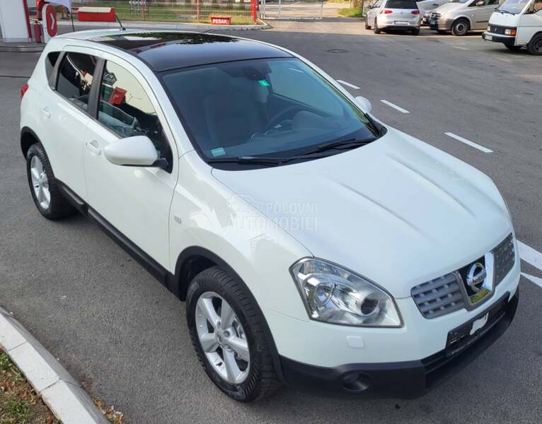 Nissan Qashqai 2.0d 4x4 panoram CH