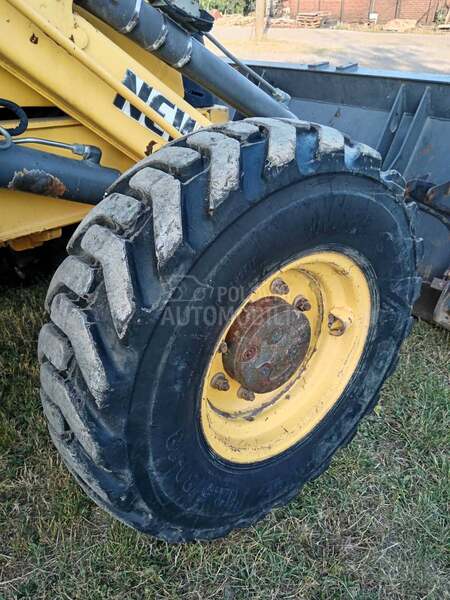 New Holland B110B