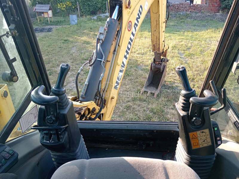 New Holland B110B