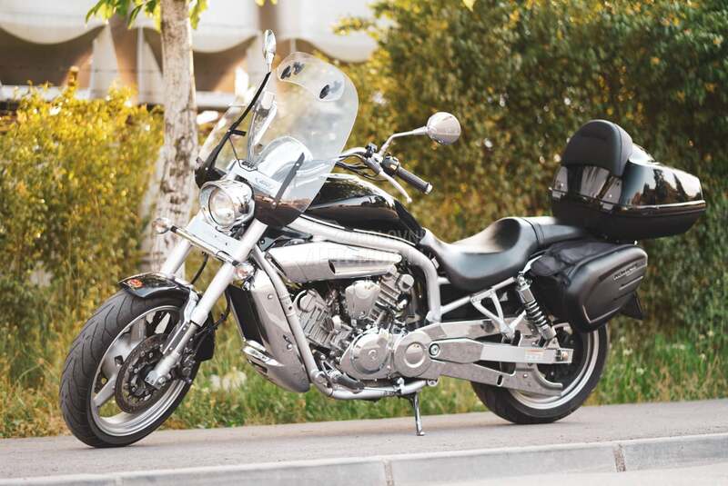Hyosung Aqila 650