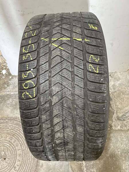 Pirelli 295/35 R21 Zimska