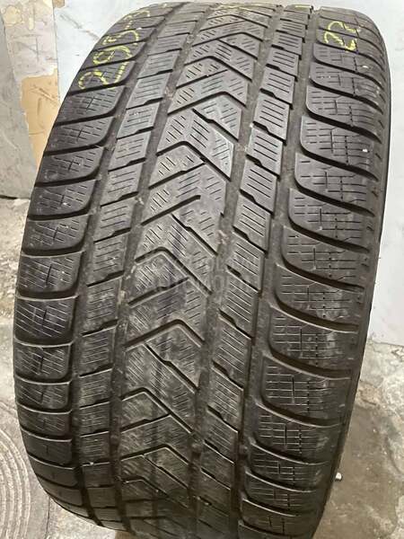 Pirelli 295/35 R21 Zimska