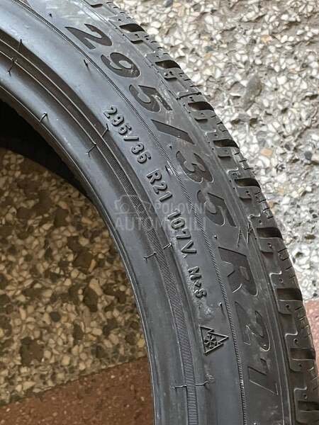 Pirelli 295/35 R21 Zimska