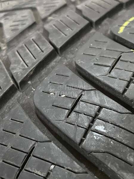 Pirelli 295/35 R21 Zimska