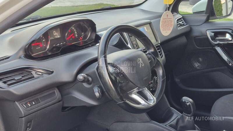 Peugeot 208 1.4 VTI