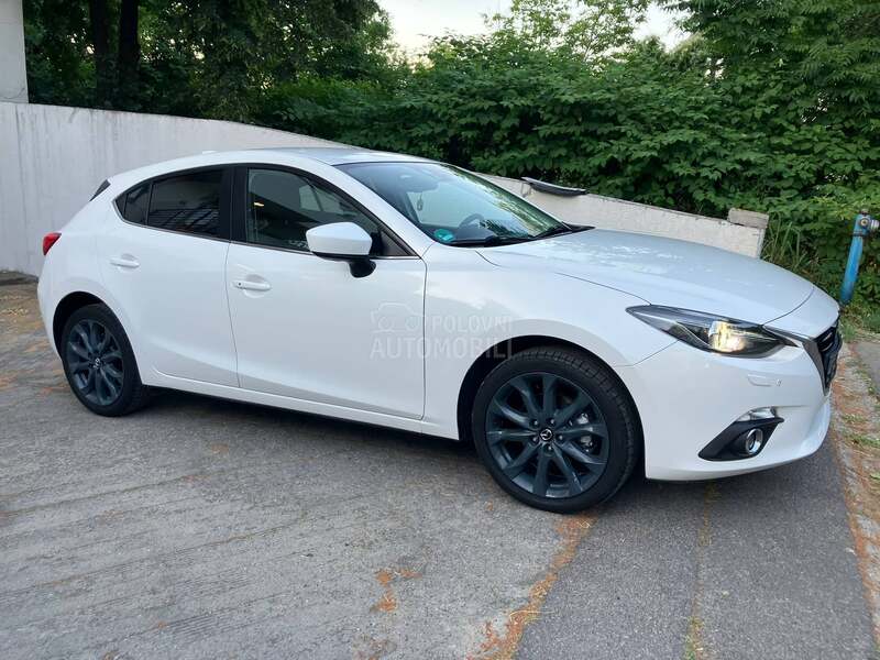 Mazda 3 2.0 revolution
