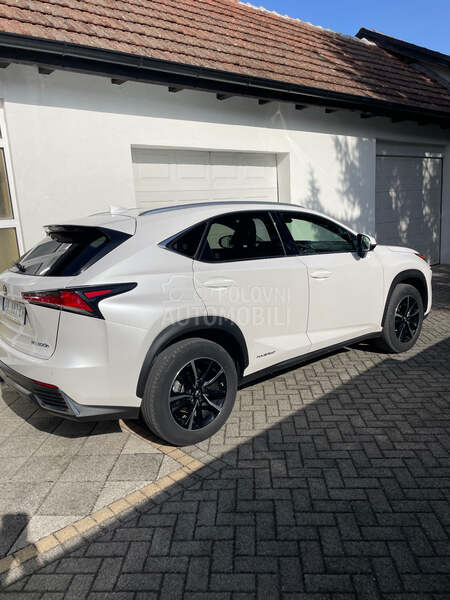 Lexus NX 300H Executive