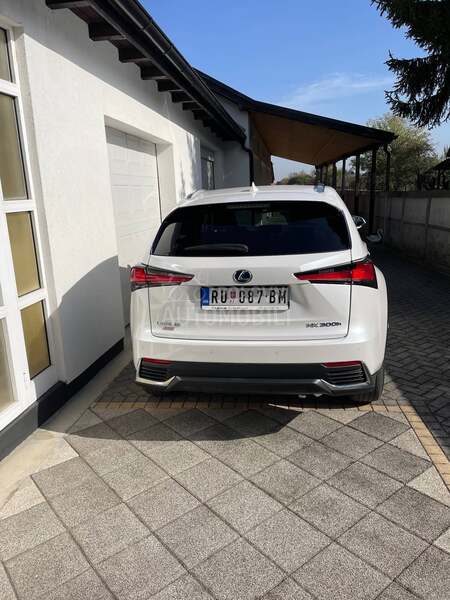 Lexus NX 300H Executive