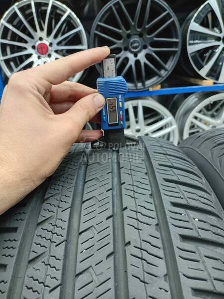 Vredestein 235/55 R18 Zimska