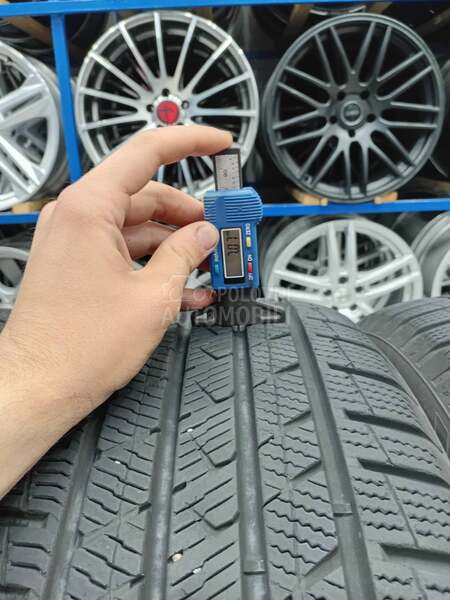 Vredestein 235/55 R18 Zimska