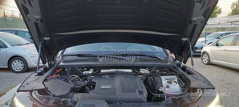 Audi Q5 2.0 tdi S line