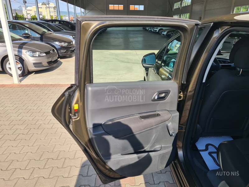 Peugeot 3008 1.6 HDI PREMIUM