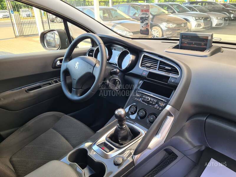 Peugeot 3008 1.6 HDI PREMIUM