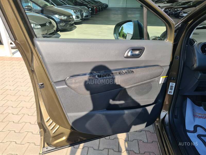 Peugeot 3008 1.6 HDI PREMIUM
