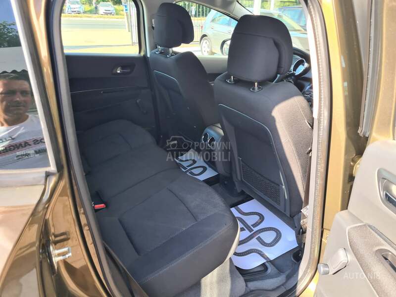 Peugeot 3008 1.6 HDI PREMIUM