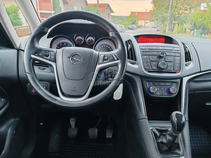 Opel Zafira 1.6 CNG COSMO