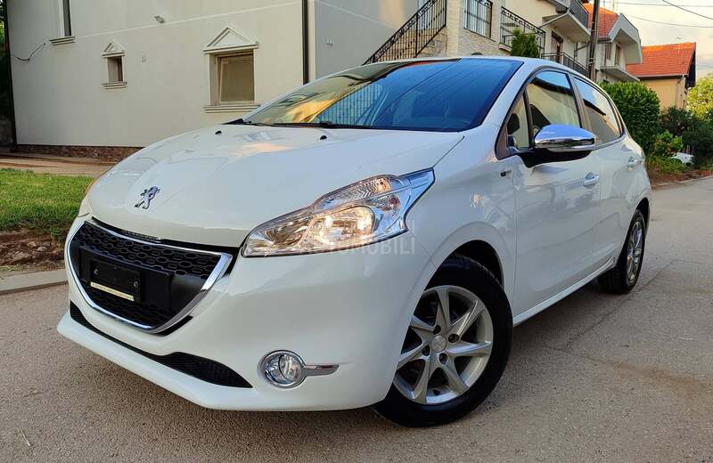 Peugeot 208 1.2 Style Švajcarska
