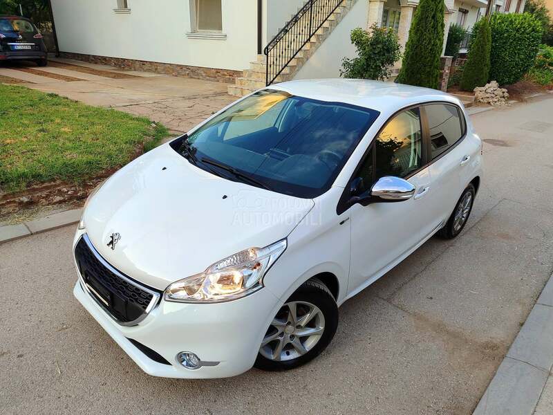 Peugeot 208 1.2 Style Švajcarska