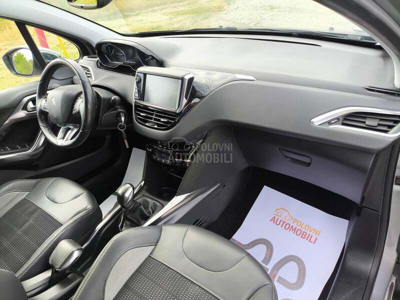 Peugeot 2008 1.2  ALLURE