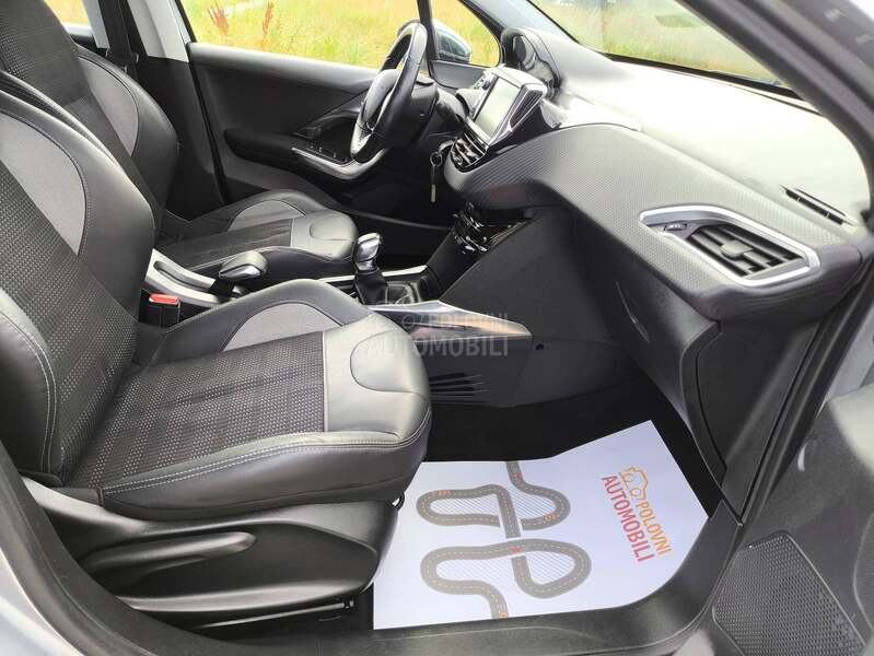 Peugeot 2008 1.2  ALLURE