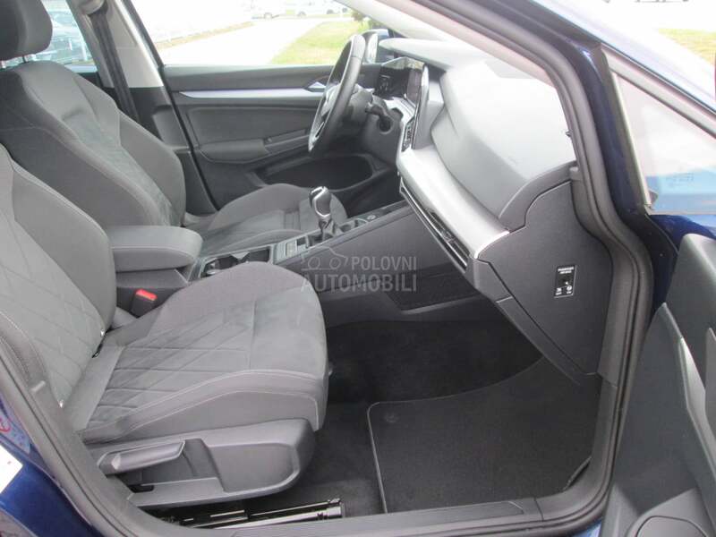 Volkswagen Golf 8 1.5 TSI LIFE