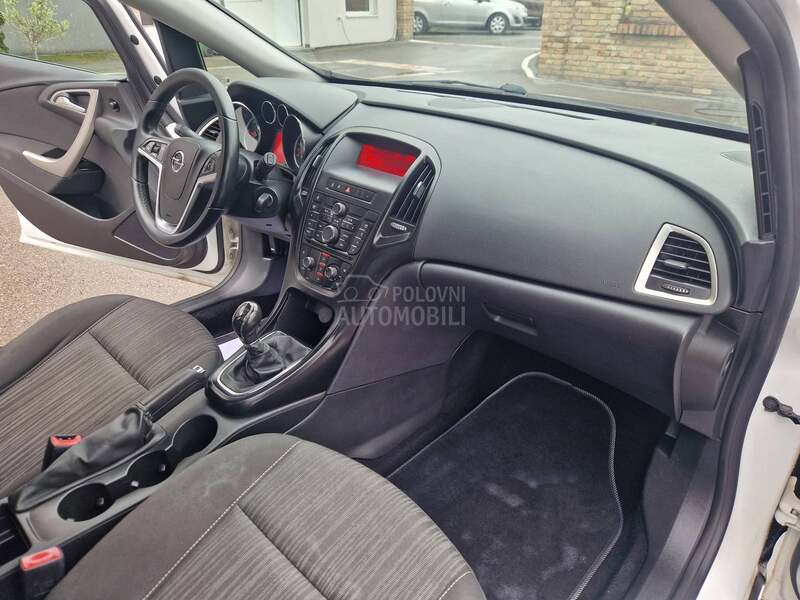Opel Astra J O D L I C N A