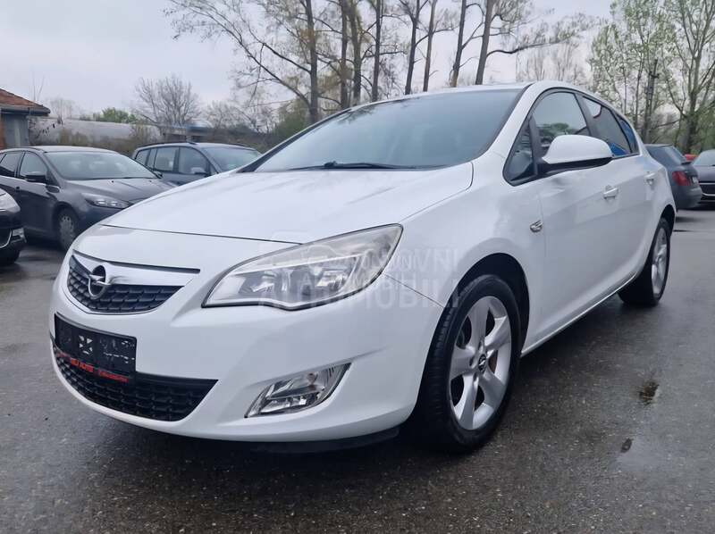 Opel Astra J O D L I C N A