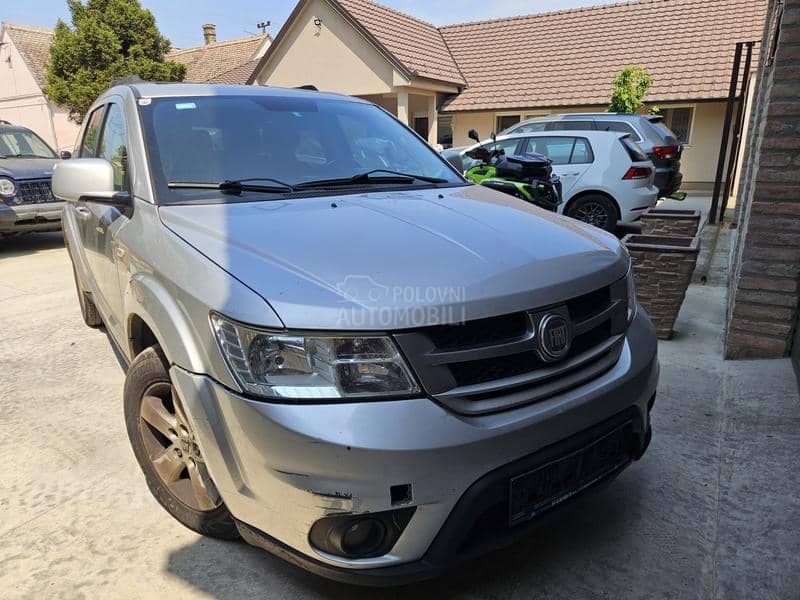 Fiat Freemont -  kompletan auto u delovima