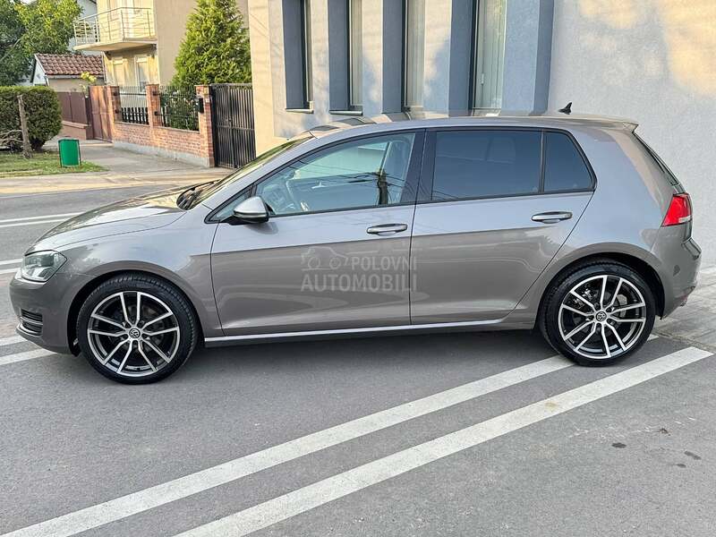 Volkswagen Golf 7 1.6TDI 77 NAV/ACC