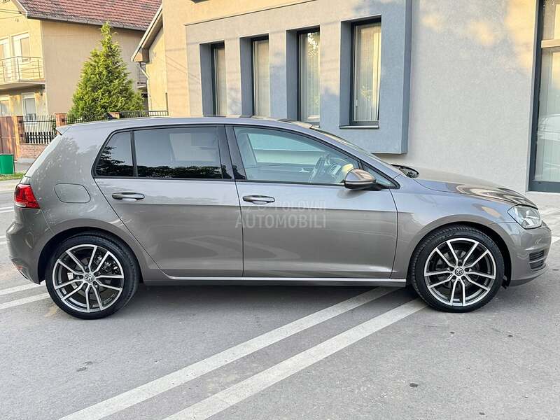 Volkswagen Golf 7 1.6TDI 77 NAV/ACC