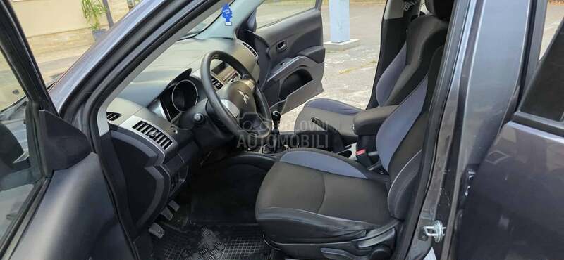 Mitsubishi Outlander 2.0  tdi  4x4