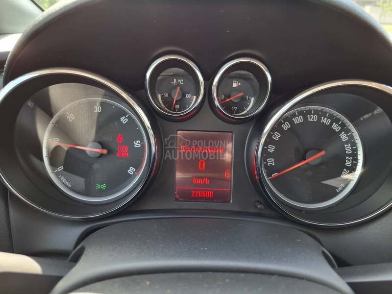 Opel Astra J 1,7 cdti
